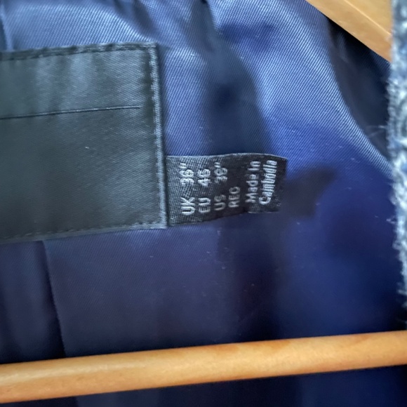 3 Piece Suit 100 percent wool - Picture 2 of 11